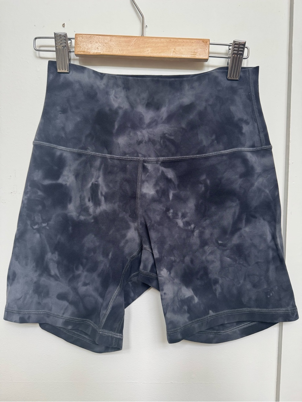 Lululemon Align shorts diamond dye grey 6” inseam size 6
